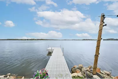 2225  Lakeshore Dr, Racine, WI 53139 - Photo 3