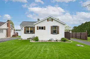 2225 Lakeshore Dr, Racine, WI 53139 - Photo 5