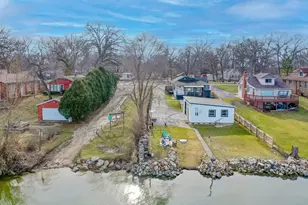 2225 Lakeshore Dr, Racine, WI 53139 - Photo 33