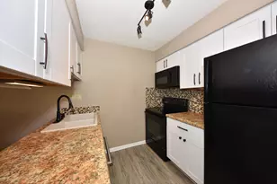 3935 S 84th St, Greenfield, WI 53228 - Photo 7