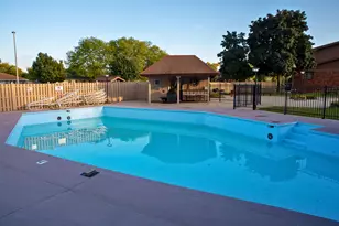 3935 S 84th St, Greenfield, WI 53228 - Photo 15