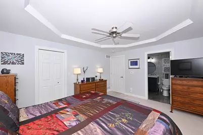 4870 S Waterview Ct, Greenfield, WI 53220 - Photo 19