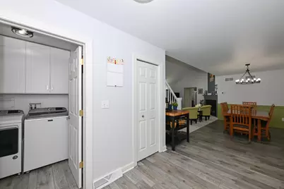 4870 S Waterview Ct, Greenfield, WI 53220 - Photo 15