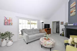 4870 S Waterview Ct, Greenfield, WI 53220 - Photo 5