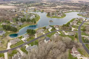 412 E Red Pine Cir, Dousman, WI 53118 - Photo 43