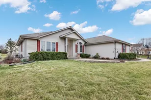 N67W13397 Roman Ct, Menomonee Falls, WI 53051 - Photo 3