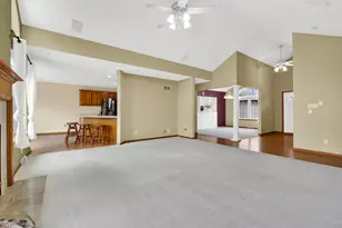 N67W13397 Roman Ct, Menomonee Falls, WI 53051 - Photo 11