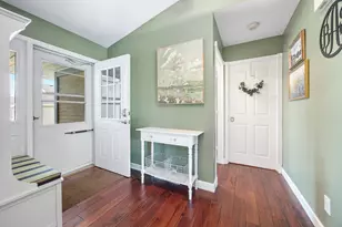 N48W14572 Hampton Rd, Menomonee Falls, WI 53051 - Photo 5