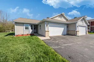 N48W14572 Hampton Rd, Menomonee Falls, WI 53051 - Photo 3
