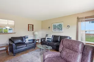 318 Dodie Dr, Waukesha, WI 53189 - Photo 3