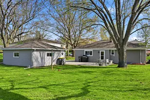 318 Dodie Dr, Waukesha, WI 53189 - Photo 19
