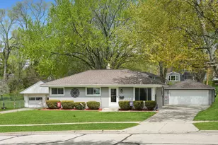 318 Dodie Dr, Waukesha, WI 53189 - Photo 25