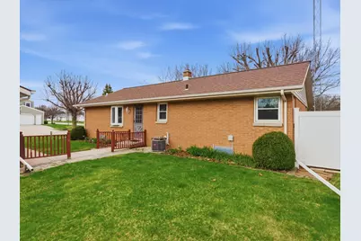1001  Glenview Dr, Manitowoc, WI 54220 - Photo 29