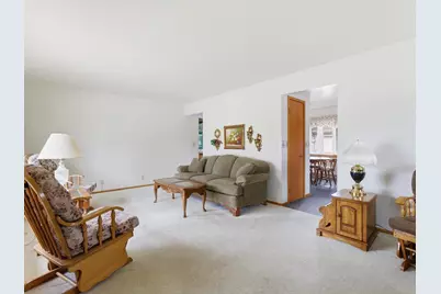 1001  Glenview Dr, Manitowoc, WI 54220 - Photo 5