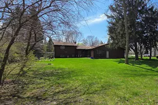 2012 Creek Ridge Dr, Racine, WI 53402 - Photo 5