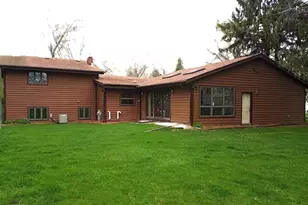 2012 Creek Ridge Dr, Racine, WI 53402 - Photo 3