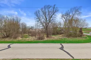 7293 Aurora Rd, West Bend, WI 53090 - Photo 11
