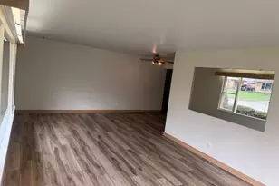 3033 S Stratton Dr, West Allis, WI 53219 - Photo 5