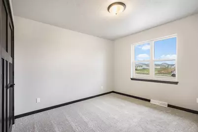1909  Summit St, Manitowoc, WI 54220 - Photo 25