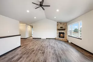 1909 Summit St, Manitowoc, WI 54220 - Photo 17