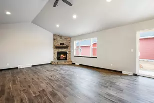 1909 Summit St, Manitowoc, WI 54220 - Photo 7