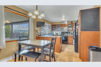 904  Mead Ave, Sheboygan, WI 53081 - Photo 9
