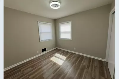 8057 W Herbert Ave, Milwaukee, WI 53218 - Photo 7
