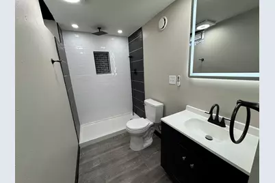 8057 W Herbert Ave, Milwaukee, WI 53218 - Photo 19