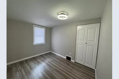 8057 W Herbert Ave, Milwaukee, WI 53218 - Photo 15