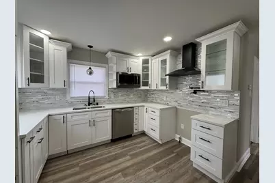 8057 W Herbert Ave, Milwaukee, WI 53218 - Photo 3