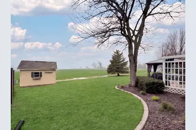 1525  Puritan Rd, New Holstein, WI 53061 - Photo 7