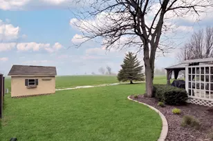 1525 Puritan Rd, New Holstein, WI 53061 - Photo 7