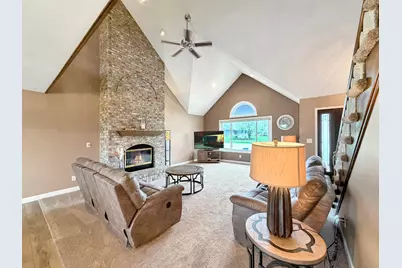 1525  Puritan Rd, New Holstein, WI 53061 - Photo 9