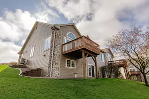 2804 Glen Ivy Dr, West Bend, WI 53090 - Photo 33