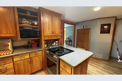 6516  Green Ridge Dr, Racine, WI 53406 - Photo 9