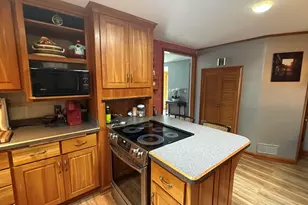 6516 Green Ridge Dr, Racine, WI 53406 - Photo 9