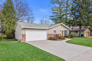 1221 Green Tree Rd, West Bend, WI 53090 - Photo 33