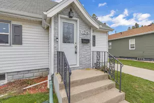 1216 Arlington Ave, Manitowoc, WI 54220 - Photo 23