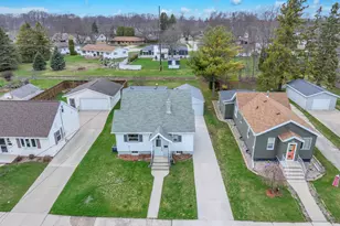 1216 Arlington Ave, Manitowoc, WI 54220 - Photo 21