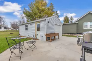 1216 Arlington Ave, Manitowoc, WI 54220 - Photo 17