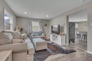 1216 Arlington Ave, Manitowoc, WI 54220 - Photo 5