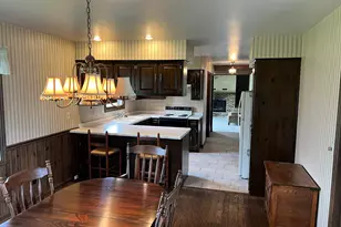 1905 Knuell St, Manitowoc, WI 54220 - Photo 9