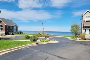 3862 S Lake Dr, Saint Francis, WI 53235 - Photo 33