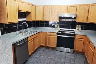 3862 S Lake Dr, Saint Francis, WI 53235 - Photo 5