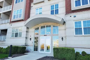3862 S Lake Dr, Saint Francis, WI 53235 - Photo 3