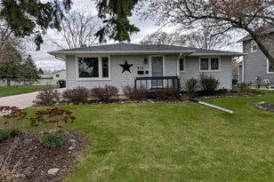 421 N Lincoln St, Elkhorn, WI 53121 - Photo 3