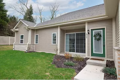 2703  Pond Dr, Saint Francis, WI 53235 - Photo 1