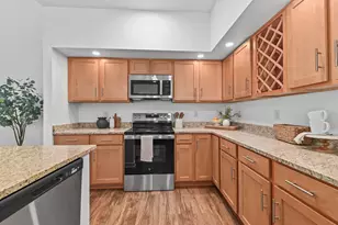 2703 Pond Dr, Saint Francis, WI 53235 - Photo 13