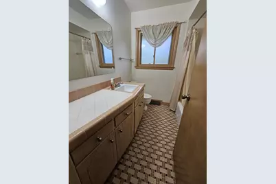 12860  Hobbs Ct, Brookfield, WI 53005 - Photo 11