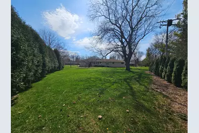 12860  Hobbs Ct, Brookfield, WI 53005 - Photo 19